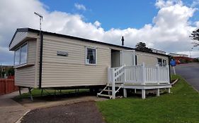 Pool-Garden-2Br-Parking-Wifi-Sleeps6